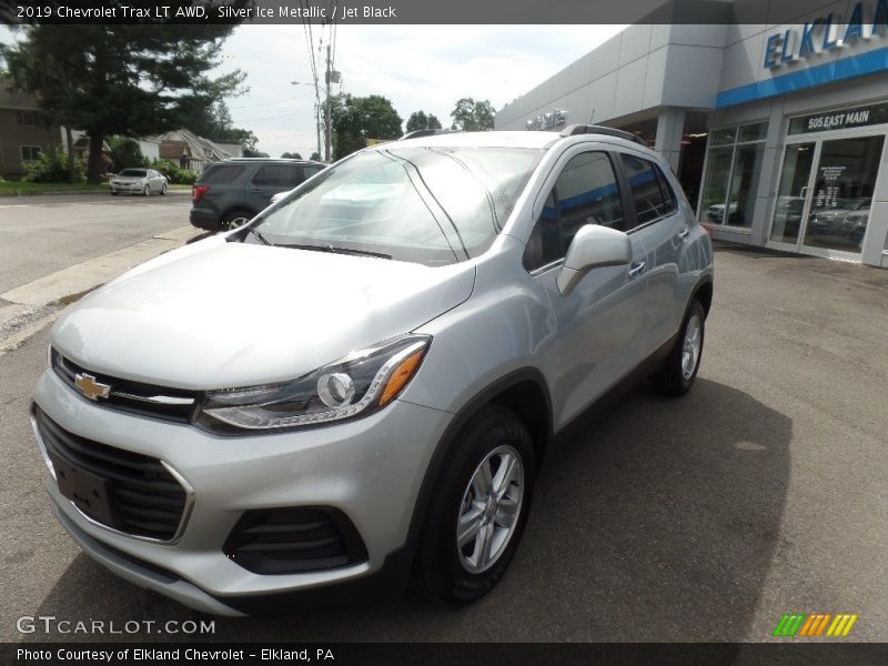 Silver Ice Metallic / Jet Black 2019 Chevrolet Trax LT AWD