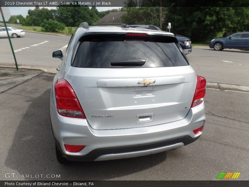 Silver Ice Metallic / Jet Black 2019 Chevrolet Trax LT AWD