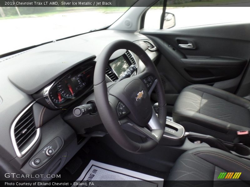 Silver Ice Metallic / Jet Black 2019 Chevrolet Trax LT AWD