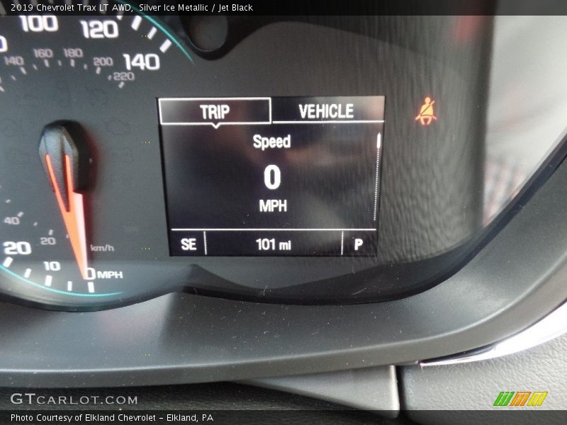 Silver Ice Metallic / Jet Black 2019 Chevrolet Trax LT AWD