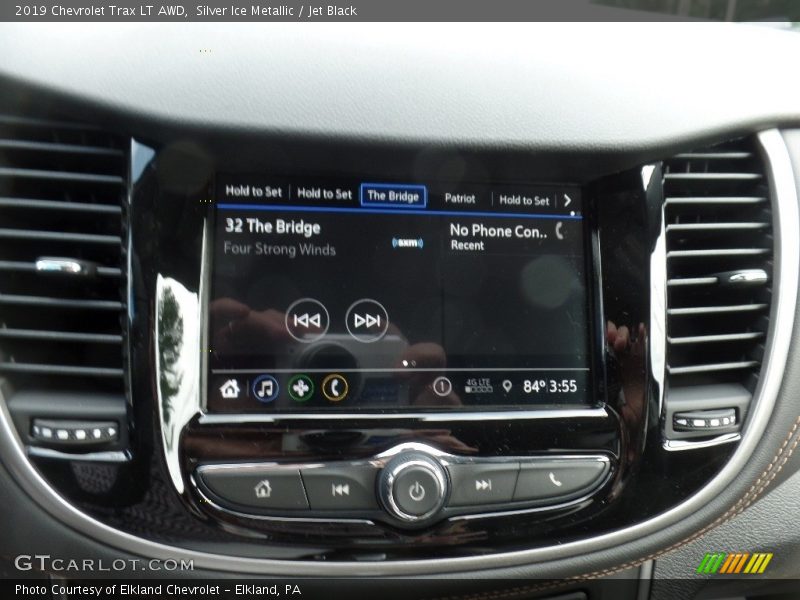 Silver Ice Metallic / Jet Black 2019 Chevrolet Trax LT AWD