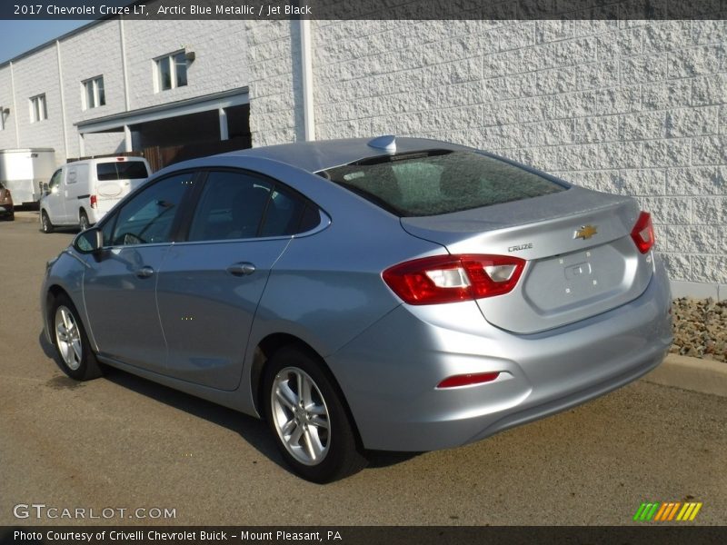 Arctic Blue Metallic / Jet Black 2017 Chevrolet Cruze LT