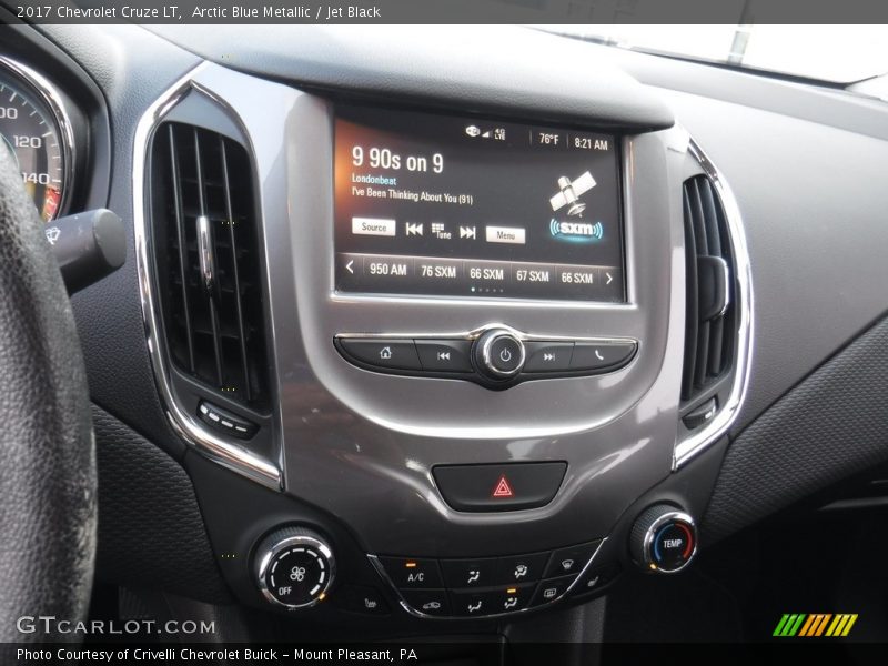 Arctic Blue Metallic / Jet Black 2017 Chevrolet Cruze LT