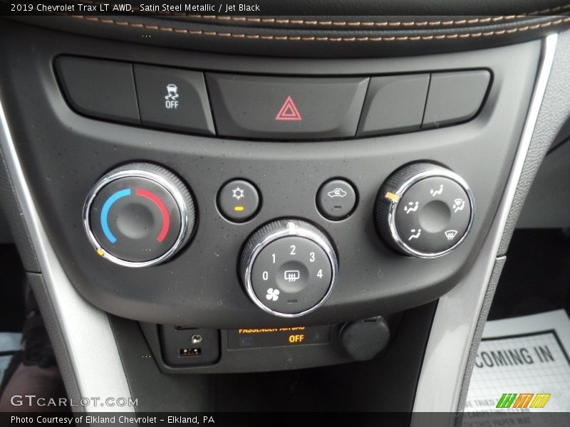 Satin Steel Metallic / Jet Black 2019 Chevrolet Trax LT AWD