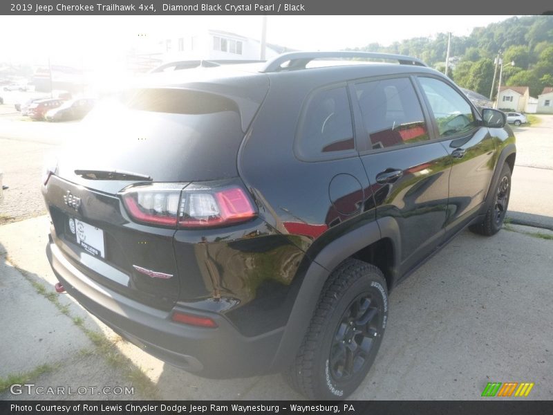Diamond Black Crystal Pearl / Black 2019 Jeep Cherokee Trailhawk 4x4