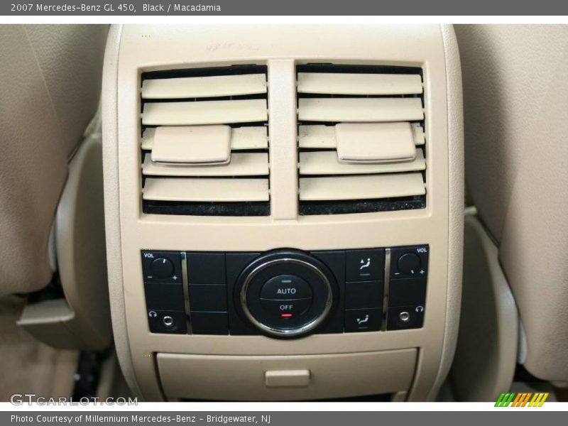 Black / Macadamia 2007 Mercedes-Benz GL 450