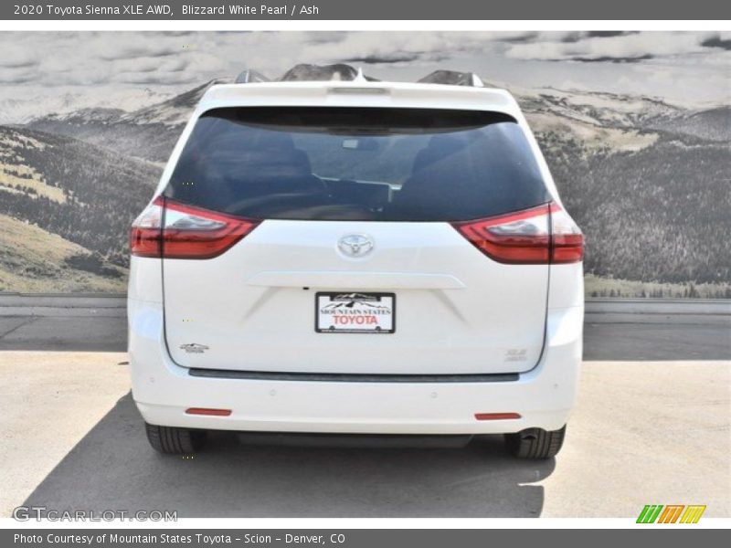 Blizzard White Pearl / Ash 2020 Toyota Sienna XLE AWD