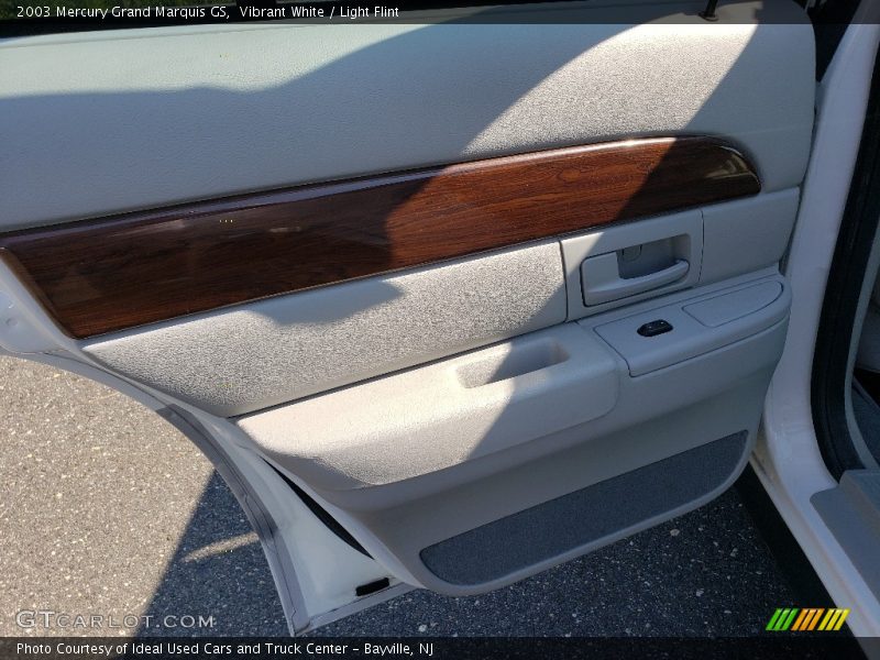 Vibrant White / Light Flint 2003 Mercury Grand Marquis GS