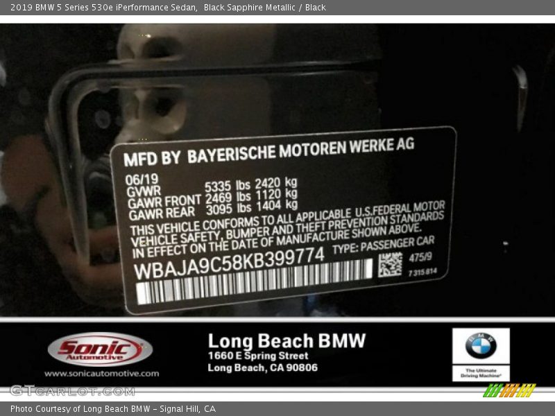 Black Sapphire Metallic / Black 2019 BMW 5 Series 530e iPerformance Sedan