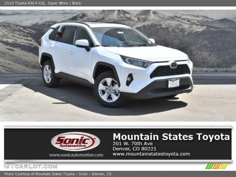 Super White / Black 2019 Toyota RAV4 XLE