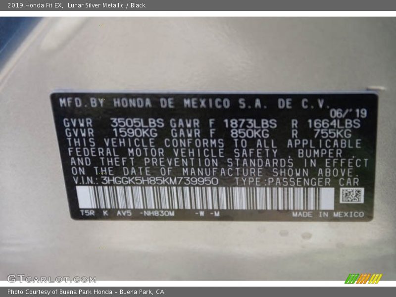 Lunar Silver Metallic / Black 2019 Honda Fit EX