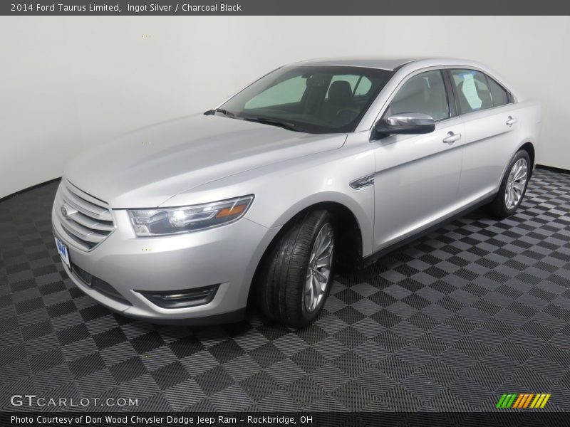 Ingot Silver / Charcoal Black 2014 Ford Taurus Limited