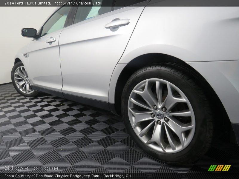 Ingot Silver / Charcoal Black 2014 Ford Taurus Limited
