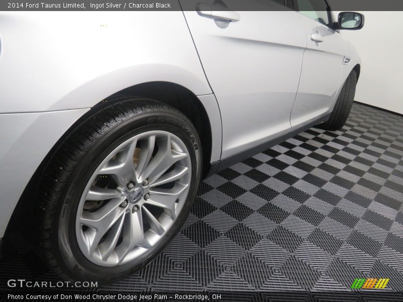Ingot Silver / Charcoal Black 2014 Ford Taurus Limited