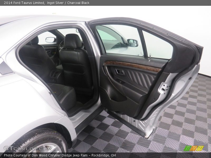 Ingot Silver / Charcoal Black 2014 Ford Taurus Limited