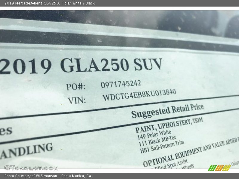 Polar White / Black 2019 Mercedes-Benz GLA 250