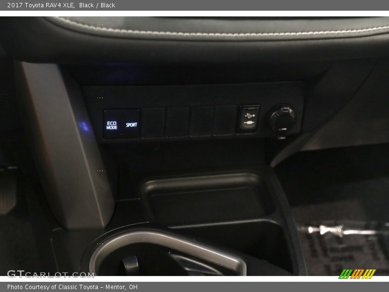 Black / Black 2017 Toyota RAV4 XLE