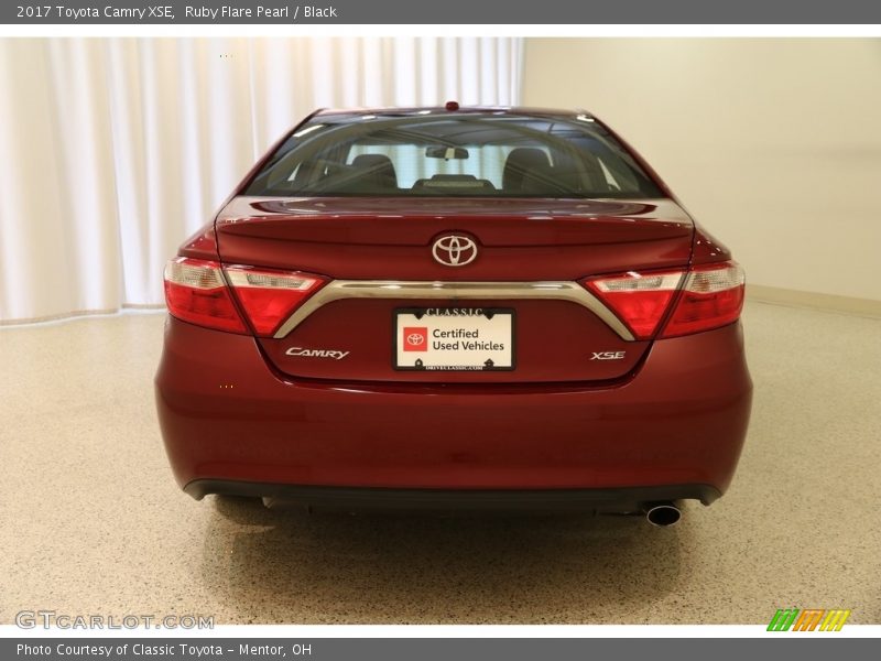 Ruby Flare Pearl / Black 2017 Toyota Camry XSE