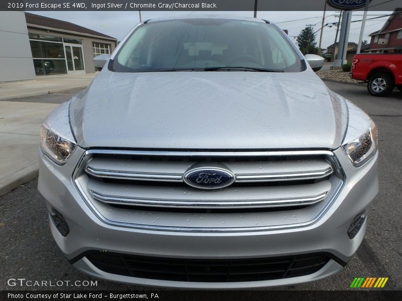 Ingot Silver / Chromite Gray/Charcoal Black 2019 Ford Escape SE 4WD