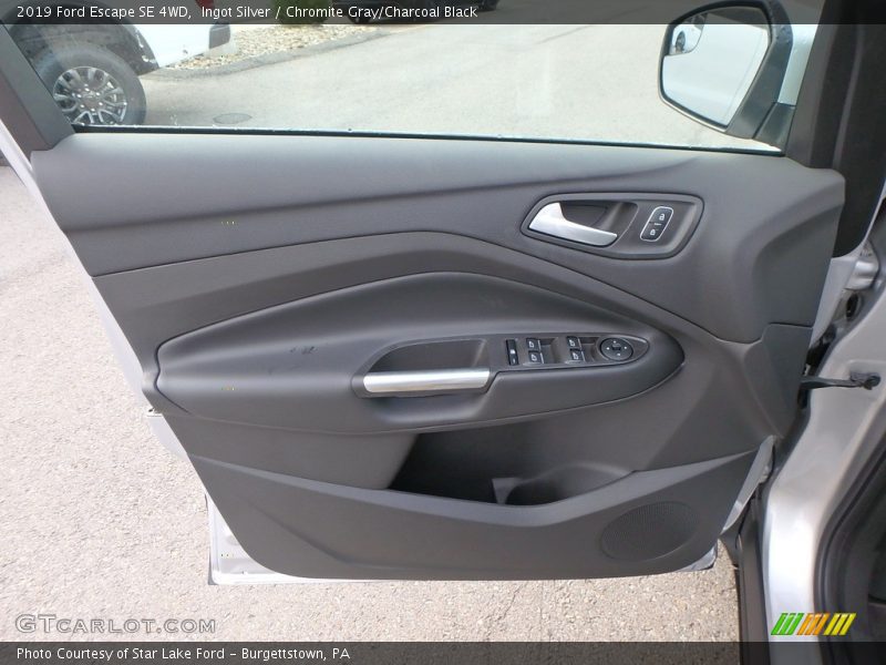 Ingot Silver / Chromite Gray/Charcoal Black 2019 Ford Escape SE 4WD