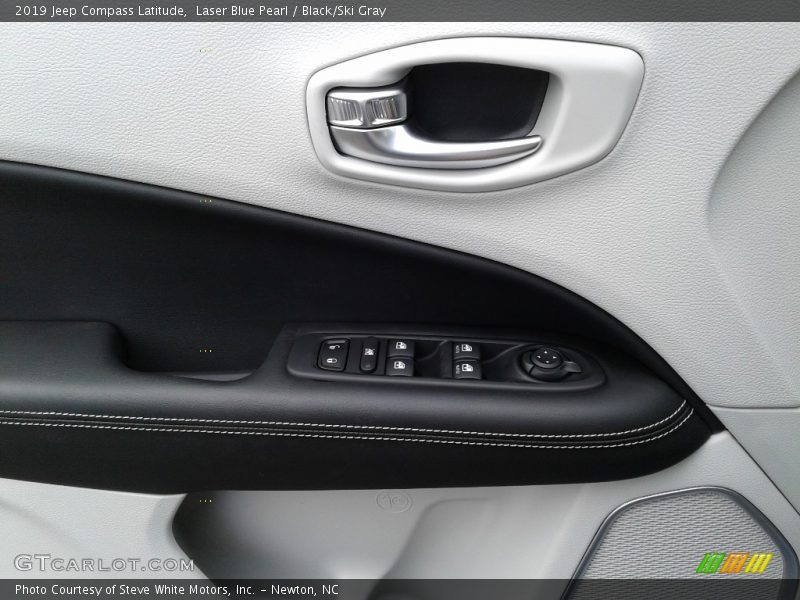Laser Blue Pearl / Black/Ski Gray 2019 Jeep Compass Latitude