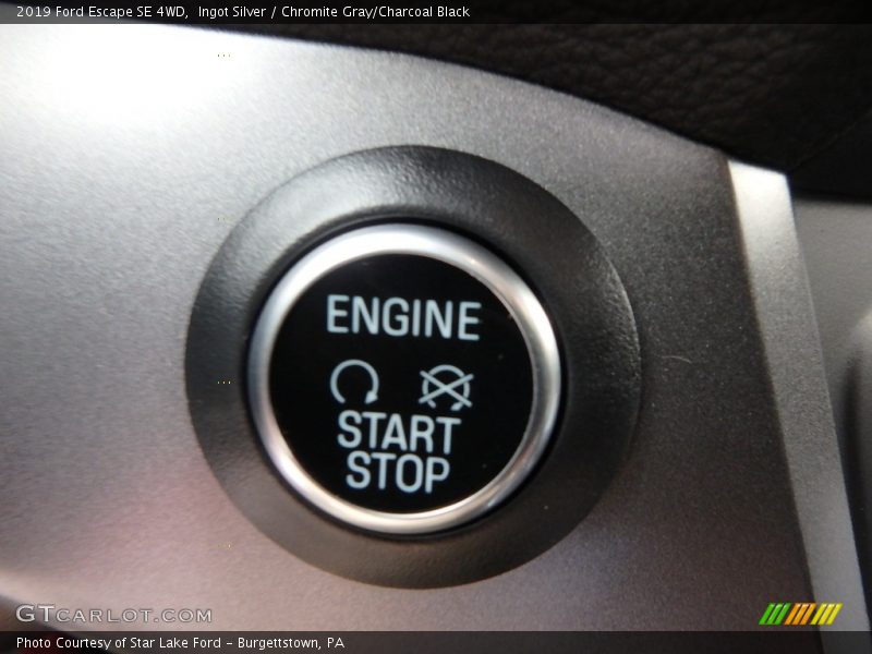Ingot Silver / Chromite Gray/Charcoal Black 2019 Ford Escape SE 4WD