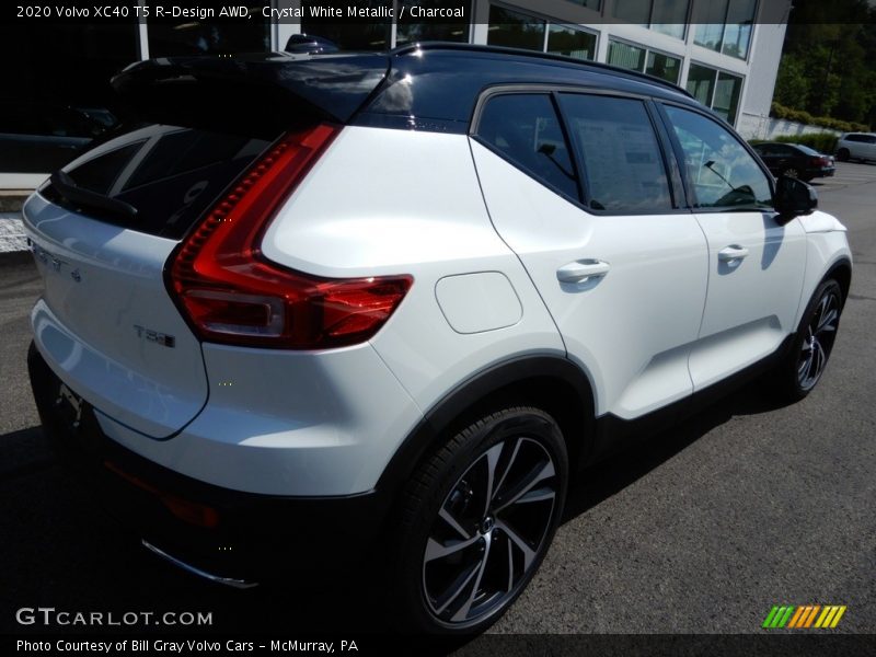 Crystal White Metallic / Charcoal 2020 Volvo XC40 T5 R-Design AWD