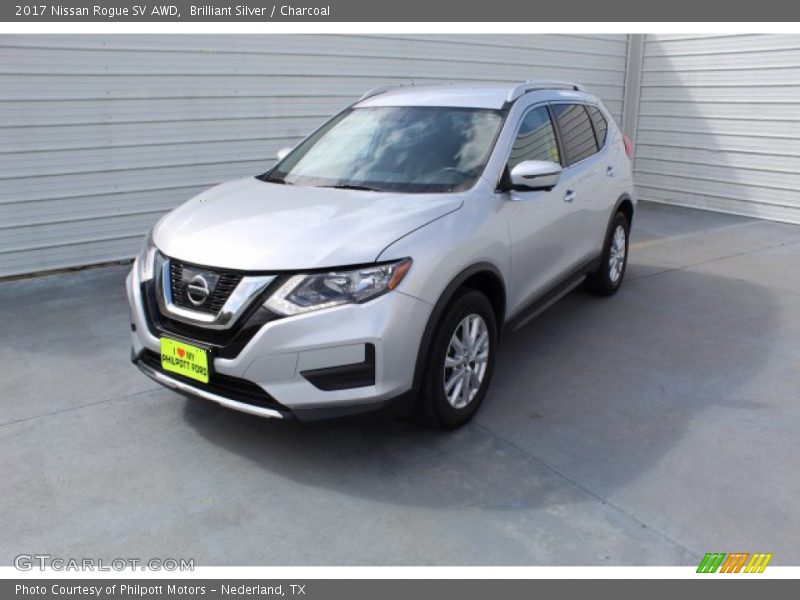 Brilliant Silver / Charcoal 2017 Nissan Rogue SV AWD