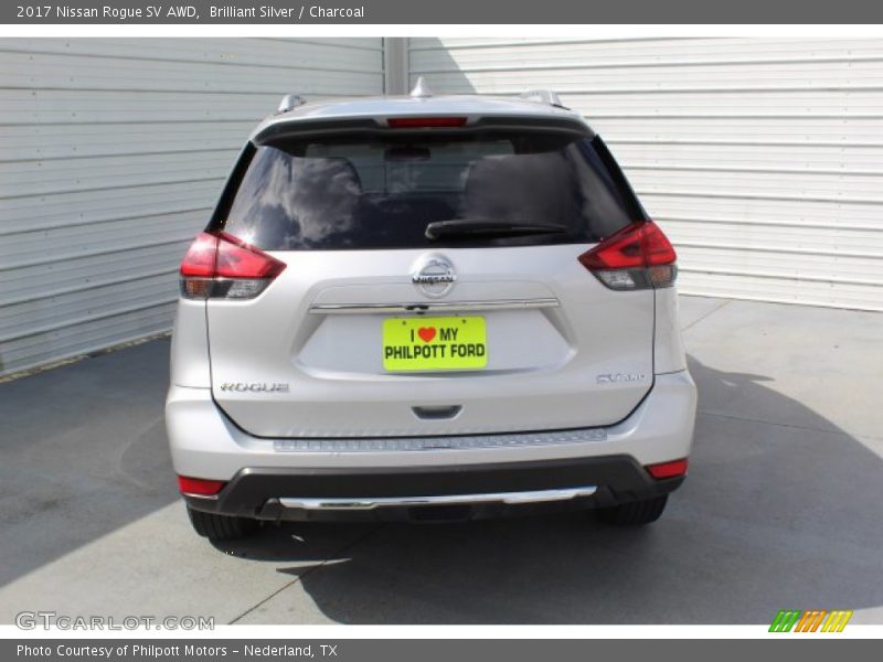 Brilliant Silver / Charcoal 2017 Nissan Rogue SV AWD