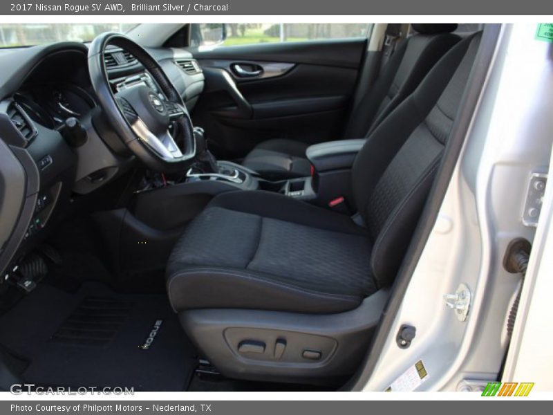 Brilliant Silver / Charcoal 2017 Nissan Rogue SV AWD