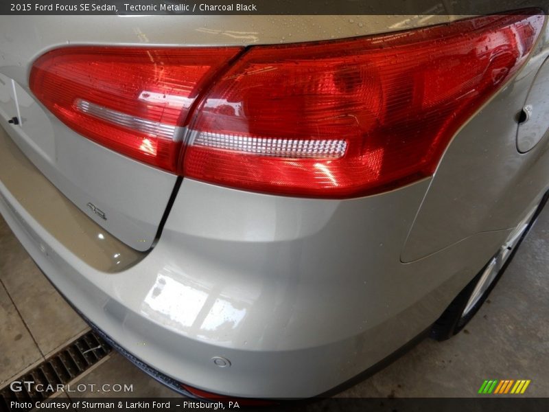 Tectonic Metallic / Charcoal Black 2015 Ford Focus SE Sedan