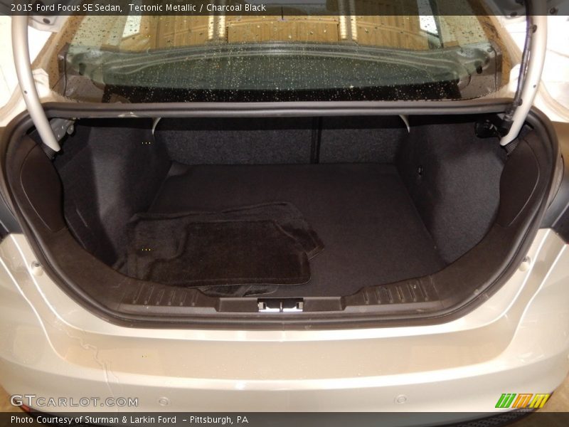 Tectonic Metallic / Charcoal Black 2015 Ford Focus SE Sedan