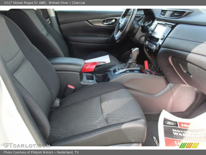 Brilliant Silver / Charcoal 2017 Nissan Rogue SV AWD