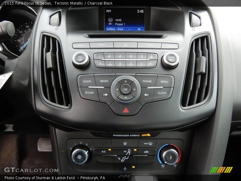 Tectonic Metallic / Charcoal Black 2015 Ford Focus SE Sedan
