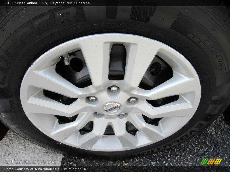 Cayenne Red / Charcoal 2017 Nissan Altima 2.5 S