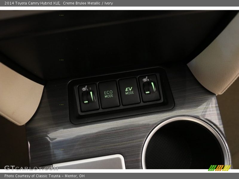 Creme Brulee Metallic / Ivory 2014 Toyota Camry Hybrid XLE