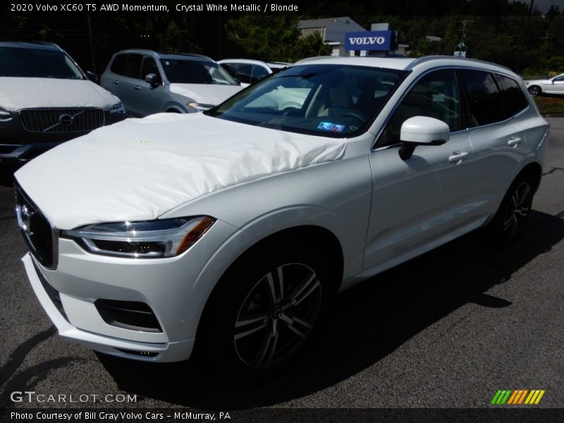 Crystal White Metallic / Blonde 2020 Volvo XC60 T5 AWD Momentum