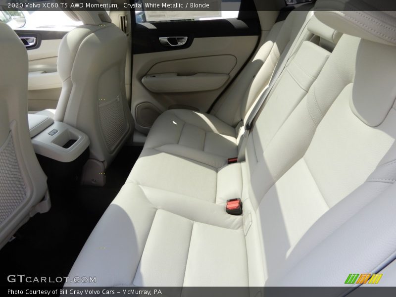 Crystal White Metallic / Blonde 2020 Volvo XC60 T5 AWD Momentum