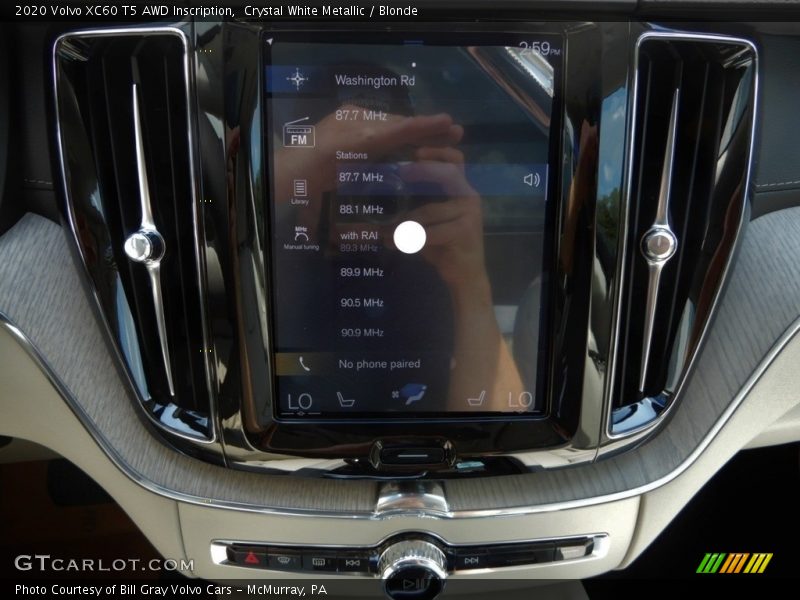 Crystal White Metallic / Blonde 2020 Volvo XC60 T5 AWD Inscription