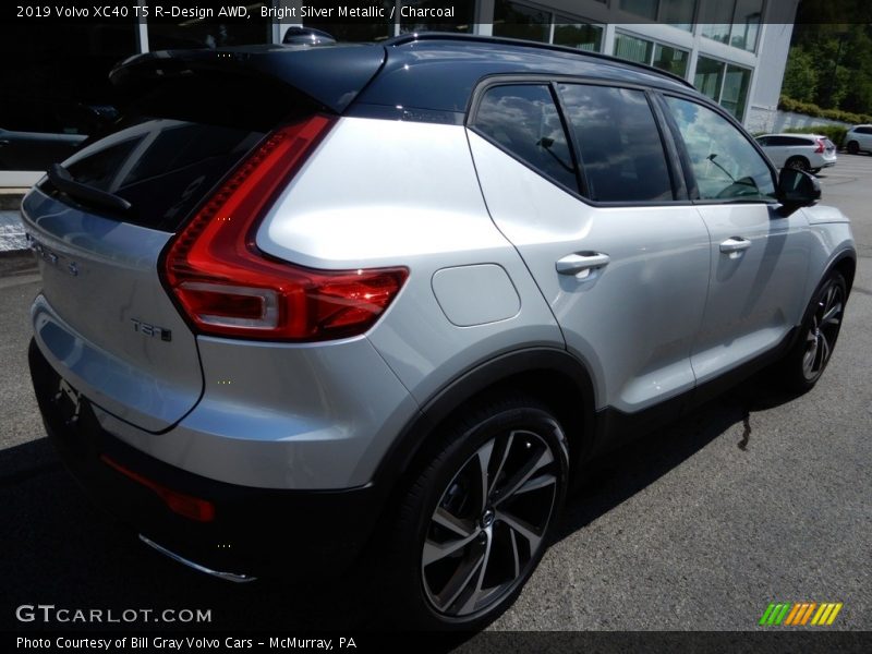 Bright Silver Metallic / Charcoal 2019 Volvo XC40 T5 R-Design AWD