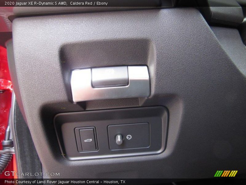 Controls of 2020 XE R-Dynamic S AWD
