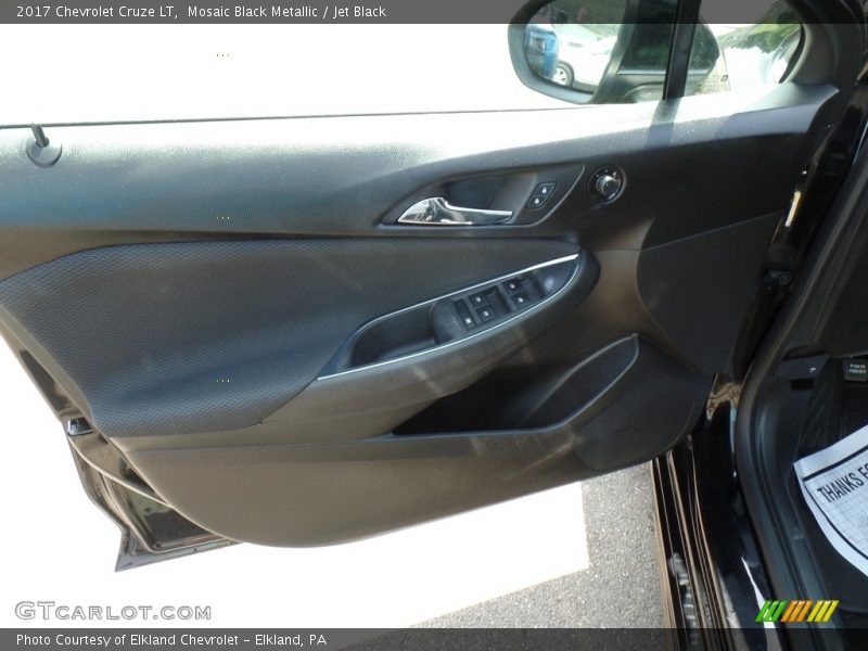 Mosaic Black Metallic / Jet Black 2017 Chevrolet Cruze LT