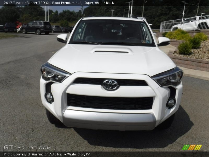 Super White / Black 2017 Toyota 4Runner TRD Off-Road Premium 4x4