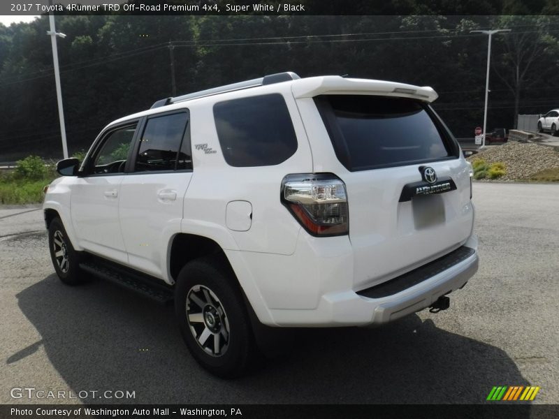 Super White / Black 2017 Toyota 4Runner TRD Off-Road Premium 4x4