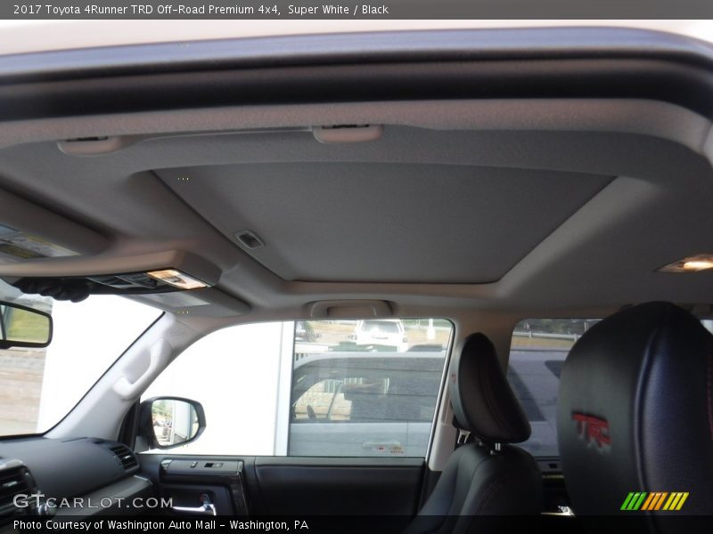 Super White / Black 2017 Toyota 4Runner TRD Off-Road Premium 4x4