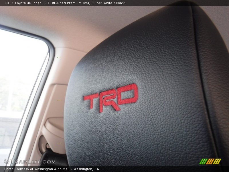 Super White / Black 2017 Toyota 4Runner TRD Off-Road Premium 4x4