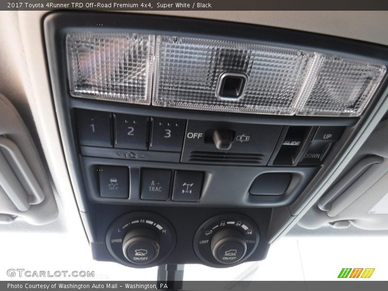 Super White / Black 2017 Toyota 4Runner TRD Off-Road Premium 4x4