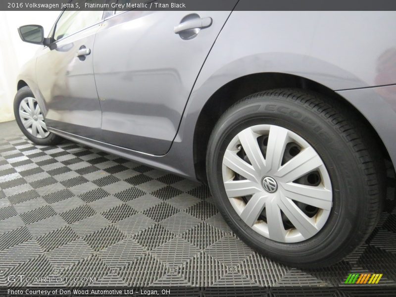 Platinum Grey Metallic / Titan Black 2016 Volkswagen Jetta S