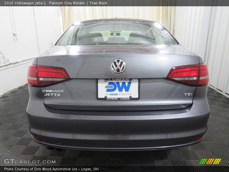 Platinum Grey Metallic / Titan Black 2016 Volkswagen Jetta S