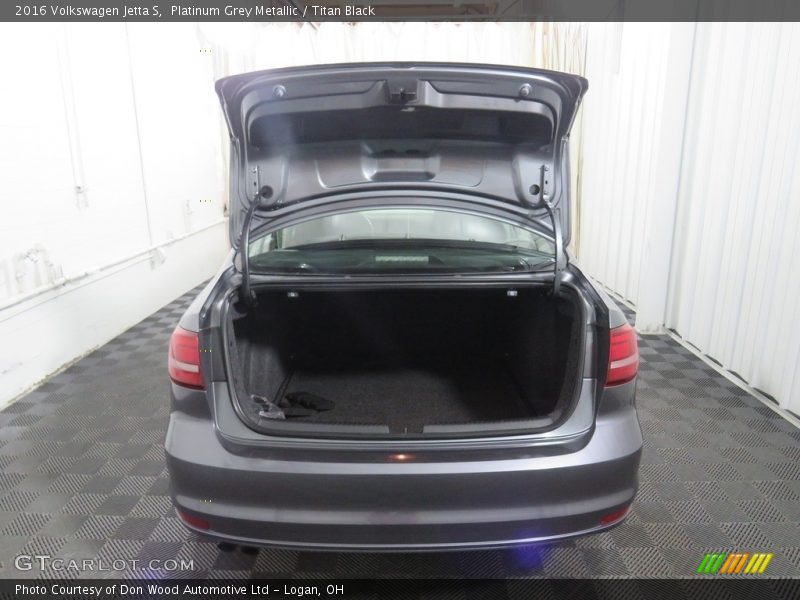 Platinum Grey Metallic / Titan Black 2016 Volkswagen Jetta S